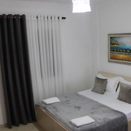 Deni'S Family Apartment In New Blvd Tirana Eksteriør billede