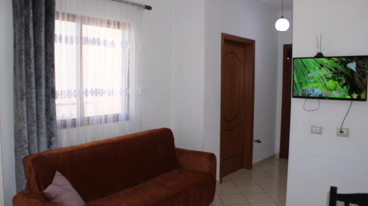 Deni'S Family Apartment In New Blvd Tirana Eksteriør billede