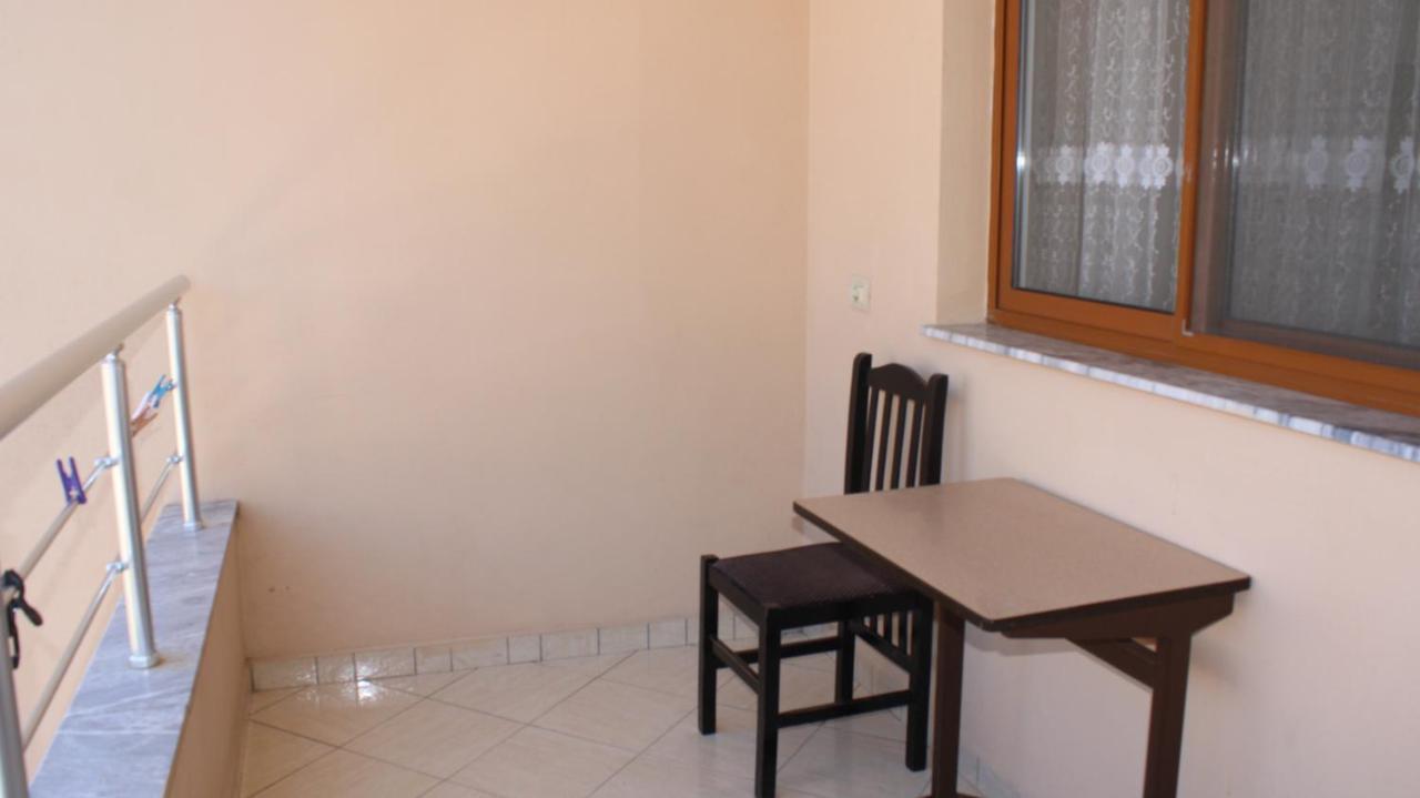 Deni'S Family Apartment In New Blvd Tirana Eksteriør billede